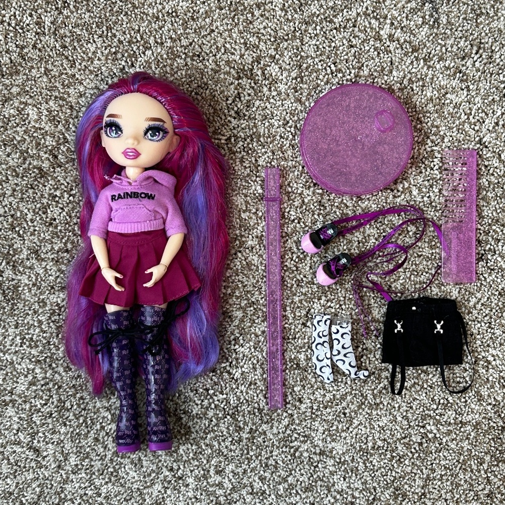 Rainbow High Series 3 Emi Vanda Fashion Doll